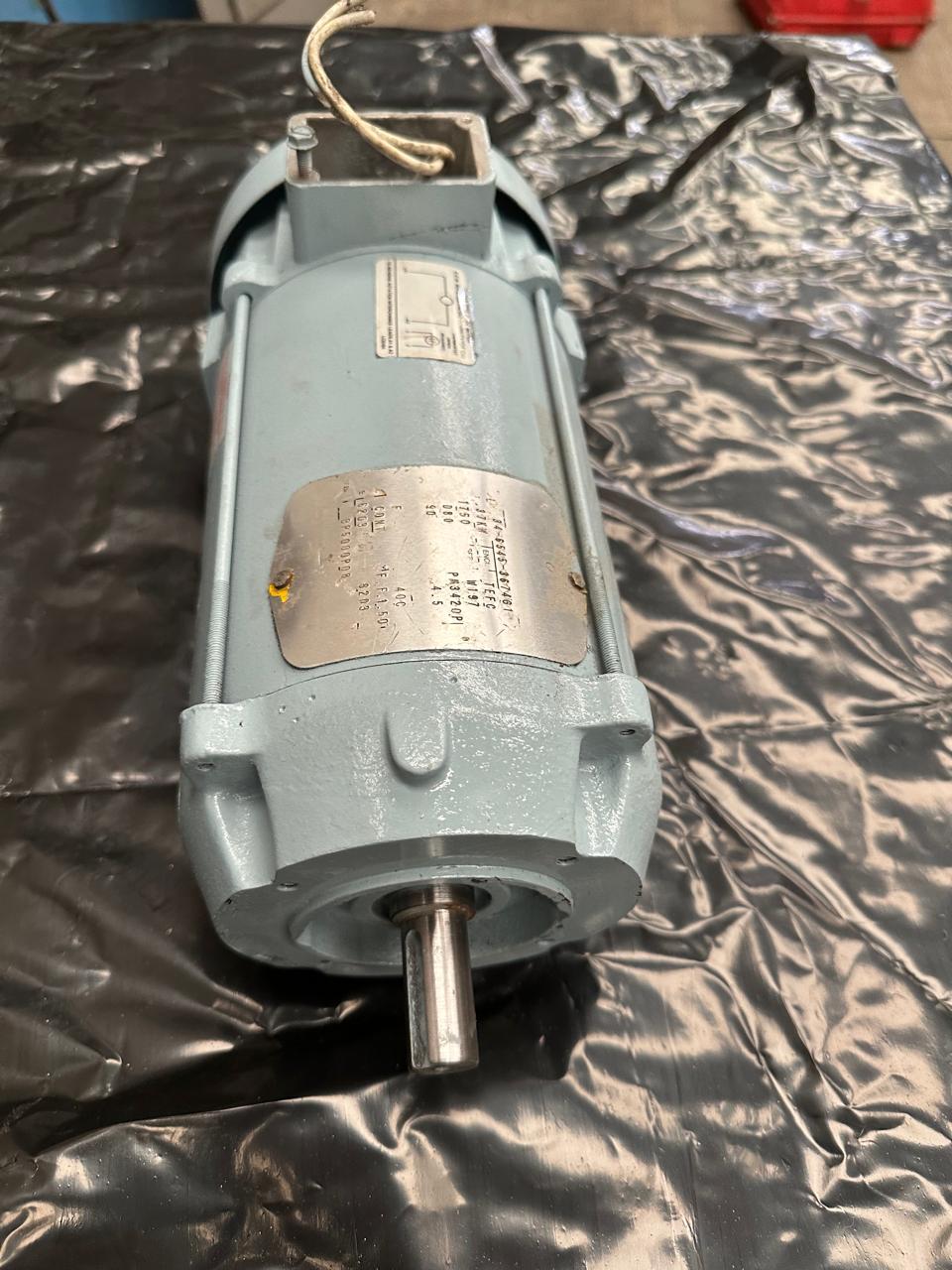 Motorreductor de Corriente Directa 0.37 KW Baldor 34-6545-3674G1