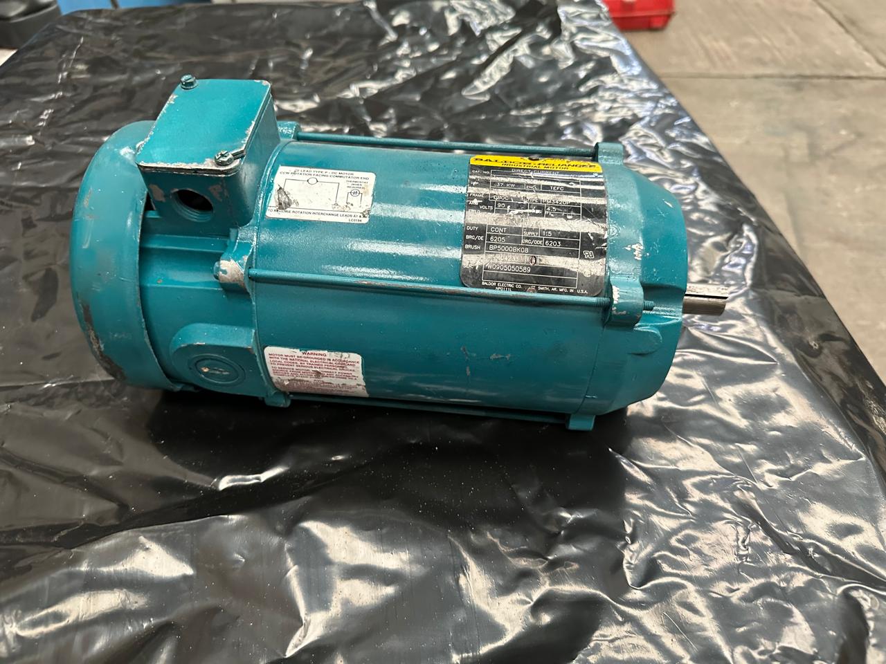 Motor de Corriente Directa 0.37 KW Baldor 34-6545-3674G1