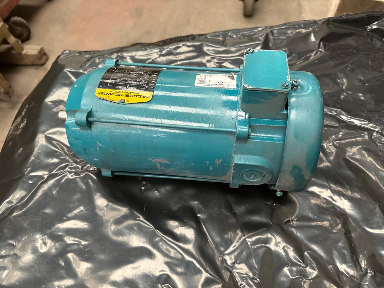 Motor de Corriente Directa 0.37 KW Baldor 34-6545-3674G1