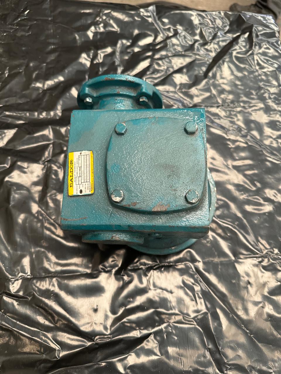 Reductor Baldor F921G-40-80C-J  680 IN-LBS