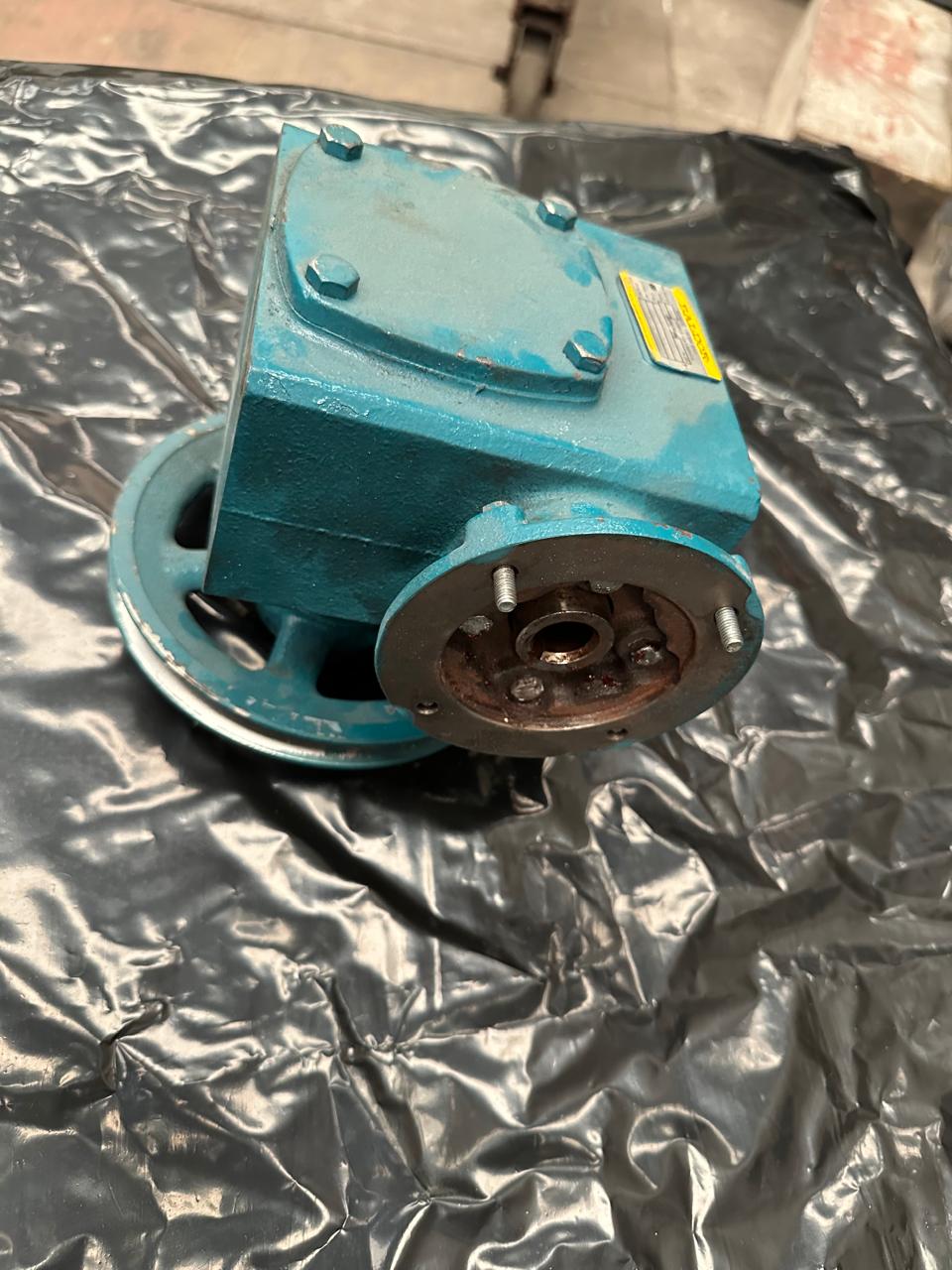 Reductor Baldor F921G-40-80C-J 680 IN-LBS