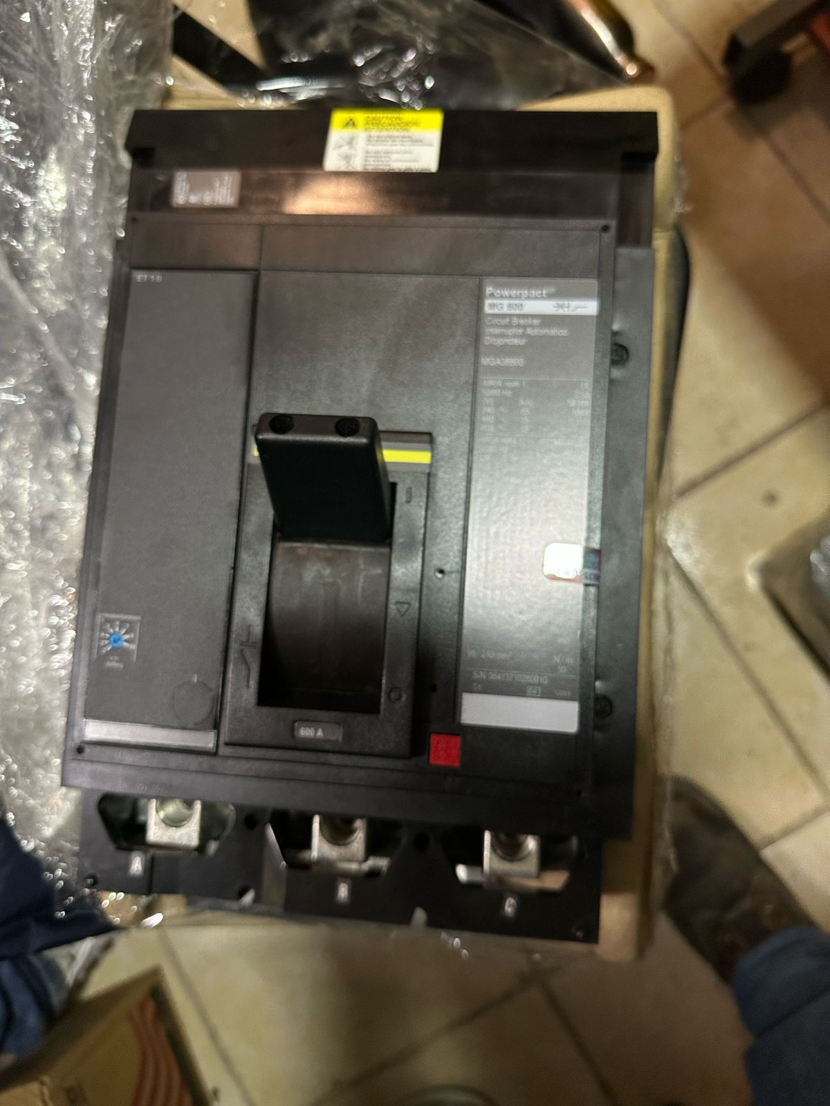 Interruptor Automático Square D MGA36600 600A 3POLOS 6OOV