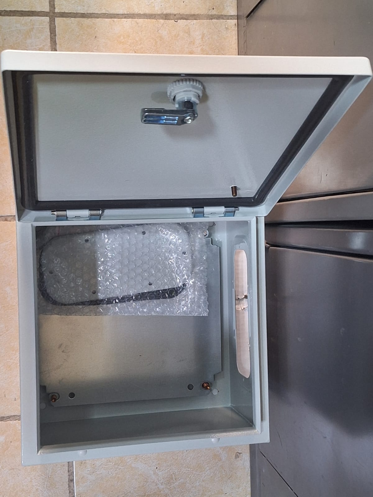 Gabinete Metálico 30cmX30cmX20cm LAN-303020