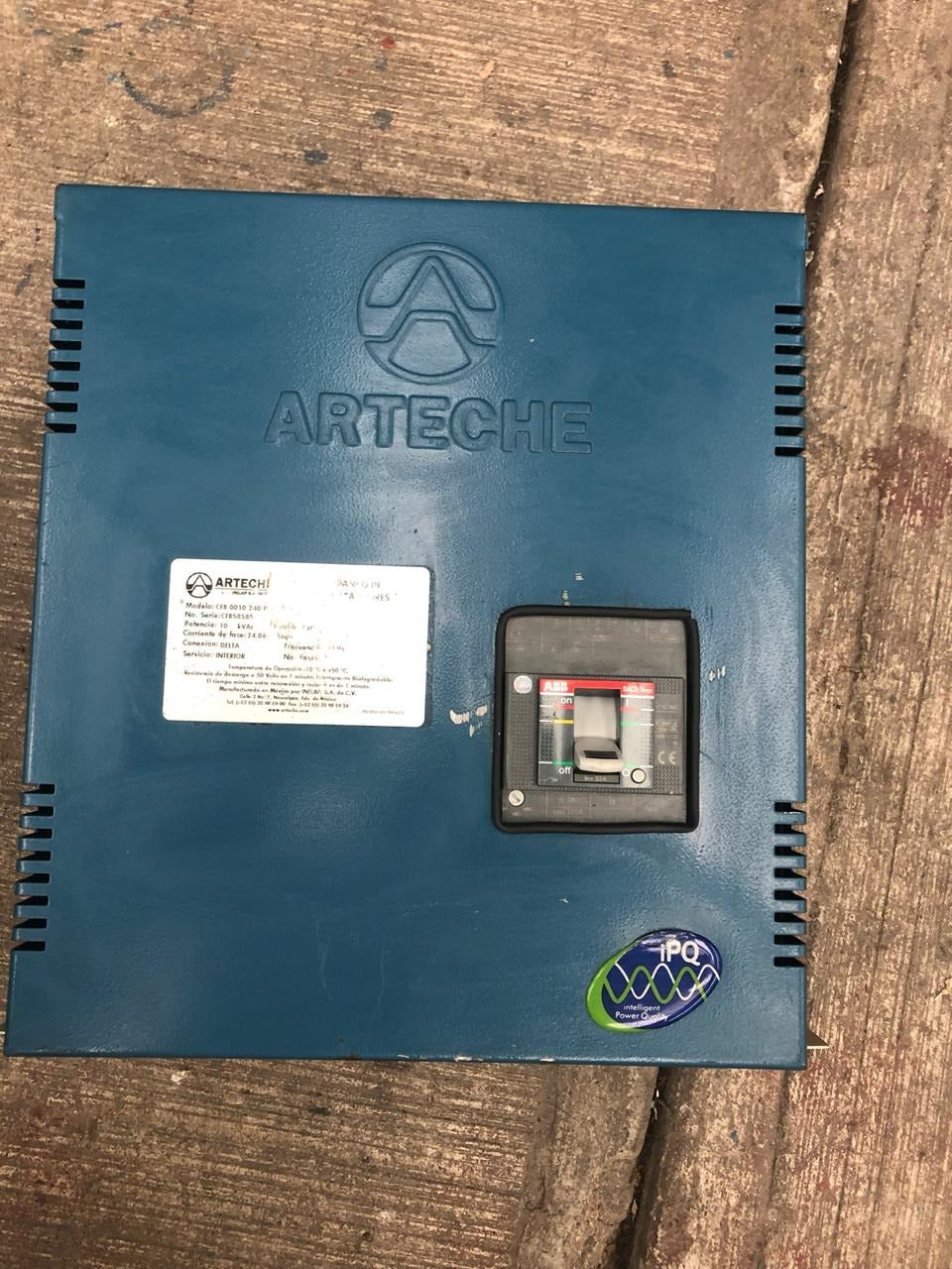 Banco de Capacitores de 10 KVAR Arteche CFB 0010 240 N1 ITM