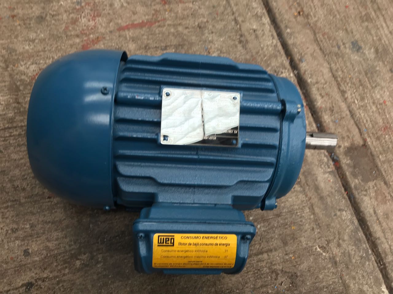 Motor de Corriente Alterna 1.5 HP WEG 00518ET3EM145TCW