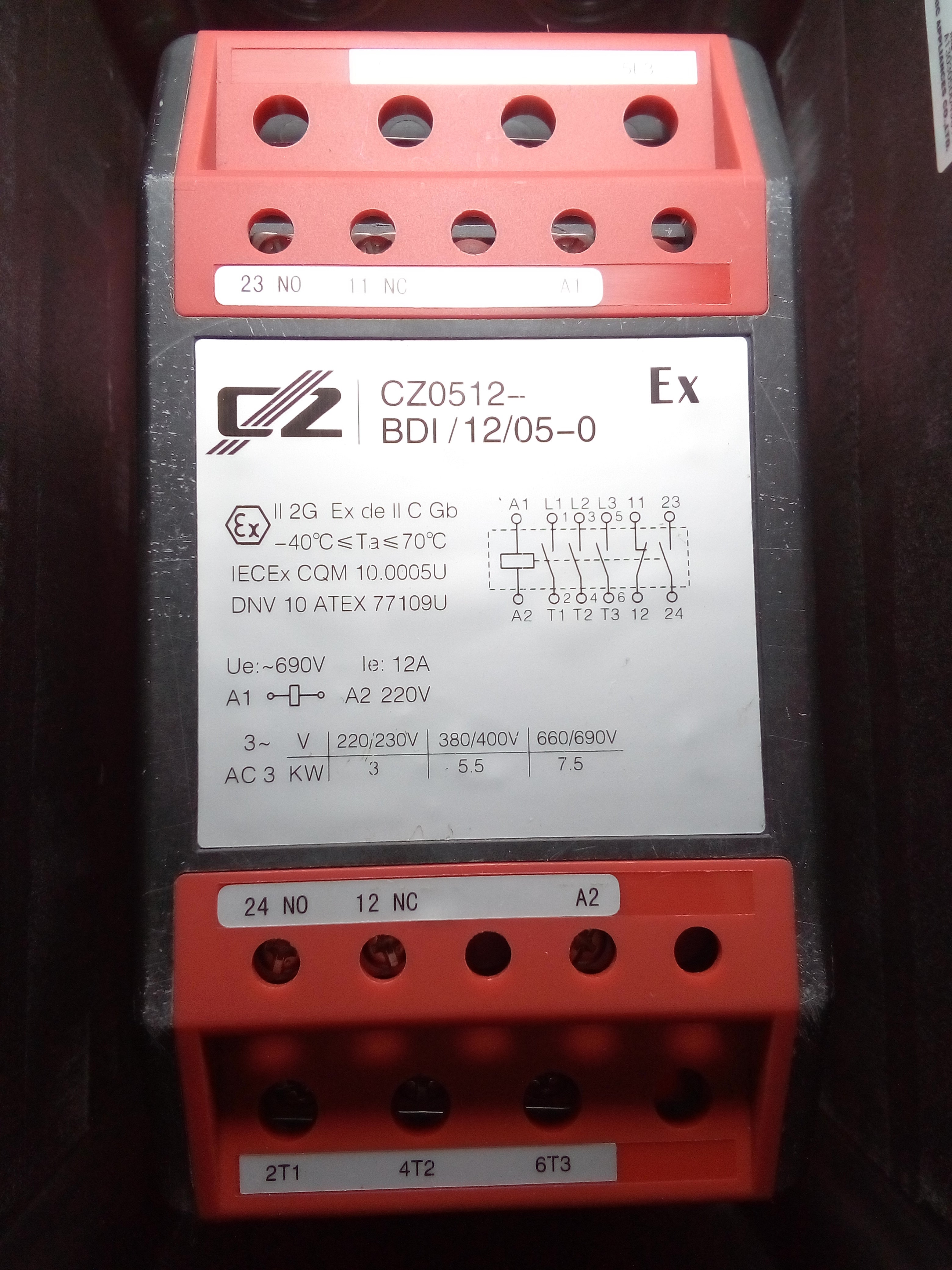 Contactor de Seguridad con Caja APE CZ CZ0512 / CZ0242