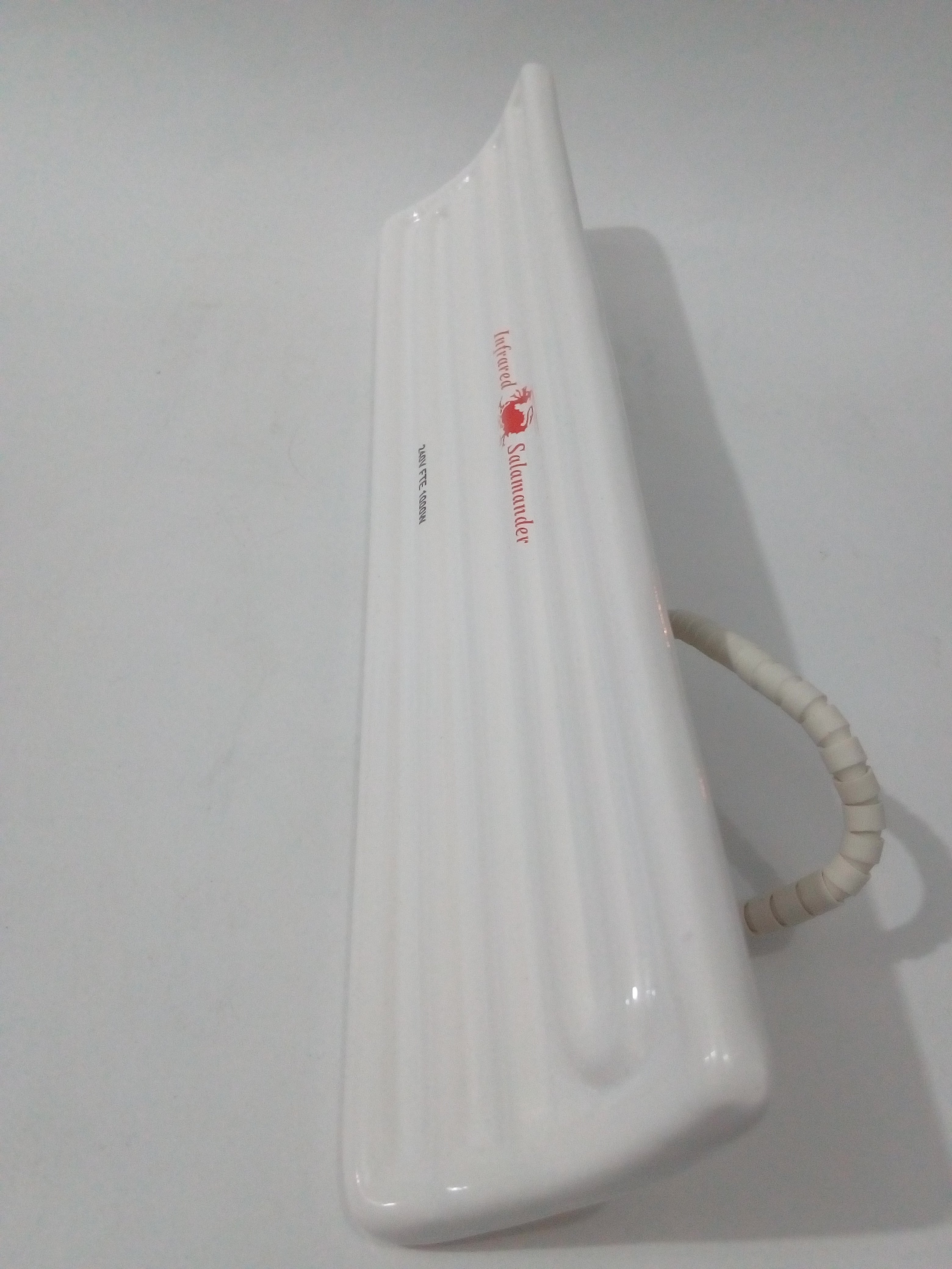 Resistencia Infrared Salamander FTE-1000-240-0-L6-WH-0