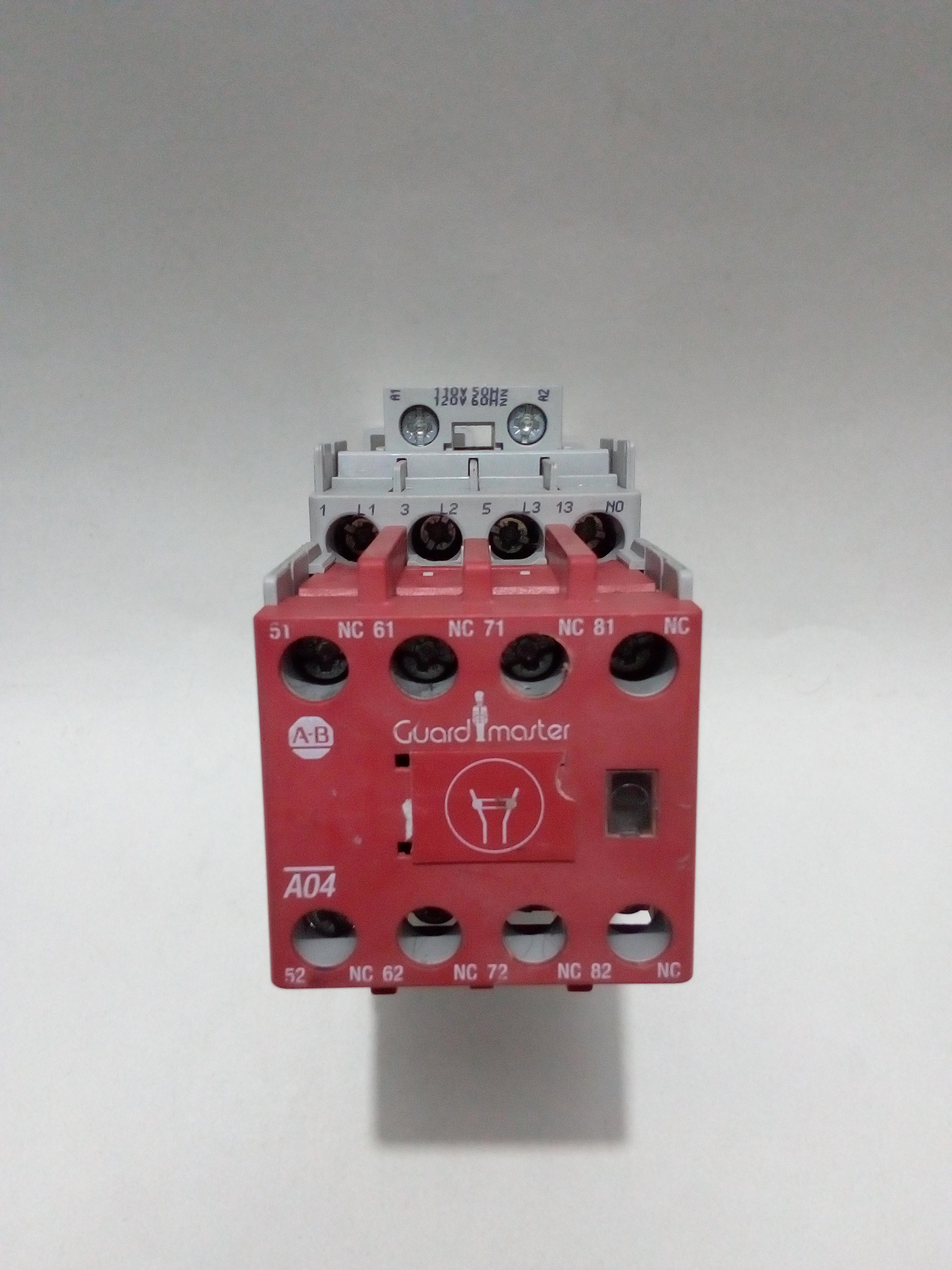 Contactor de Seguridad Allen Bradley 100S-C16D14C