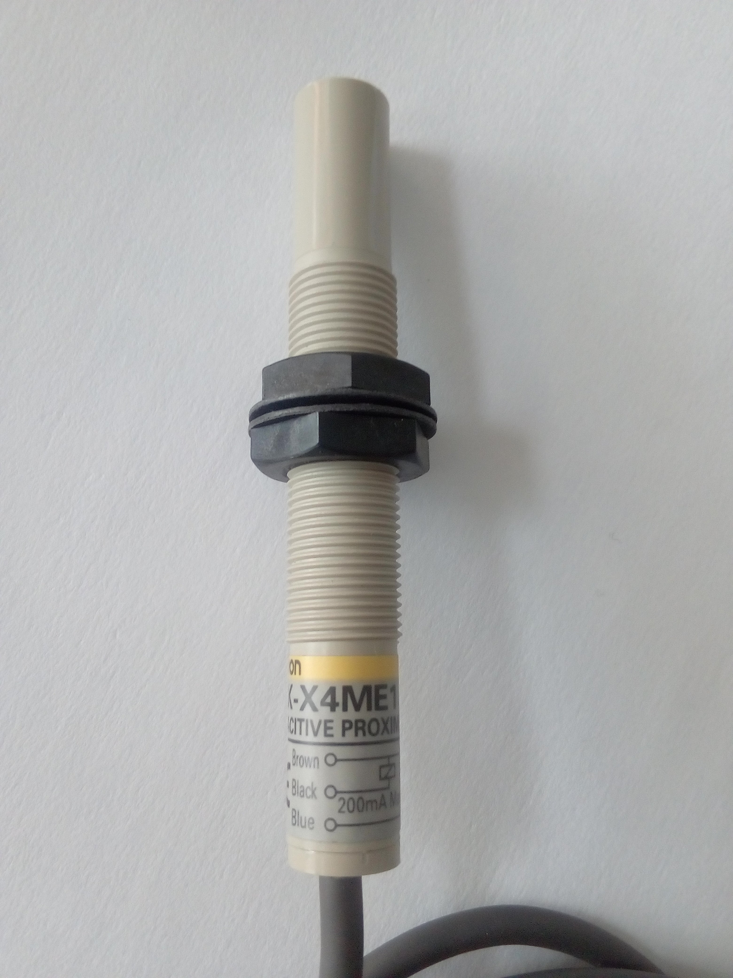 Sensor de Proximidad Capacitivo Omron E2K-X4ME1