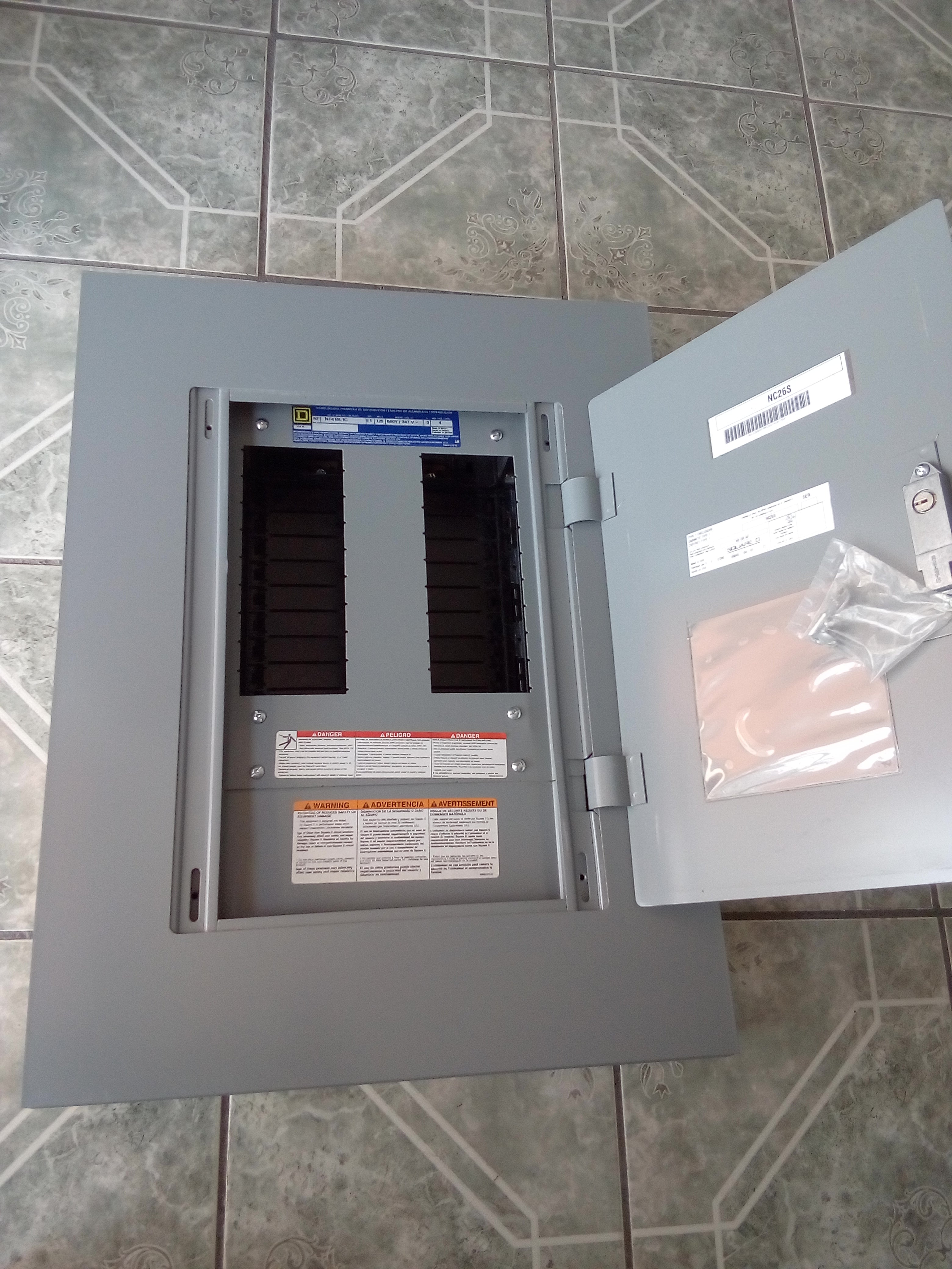 Tablero Square D NF184L12S