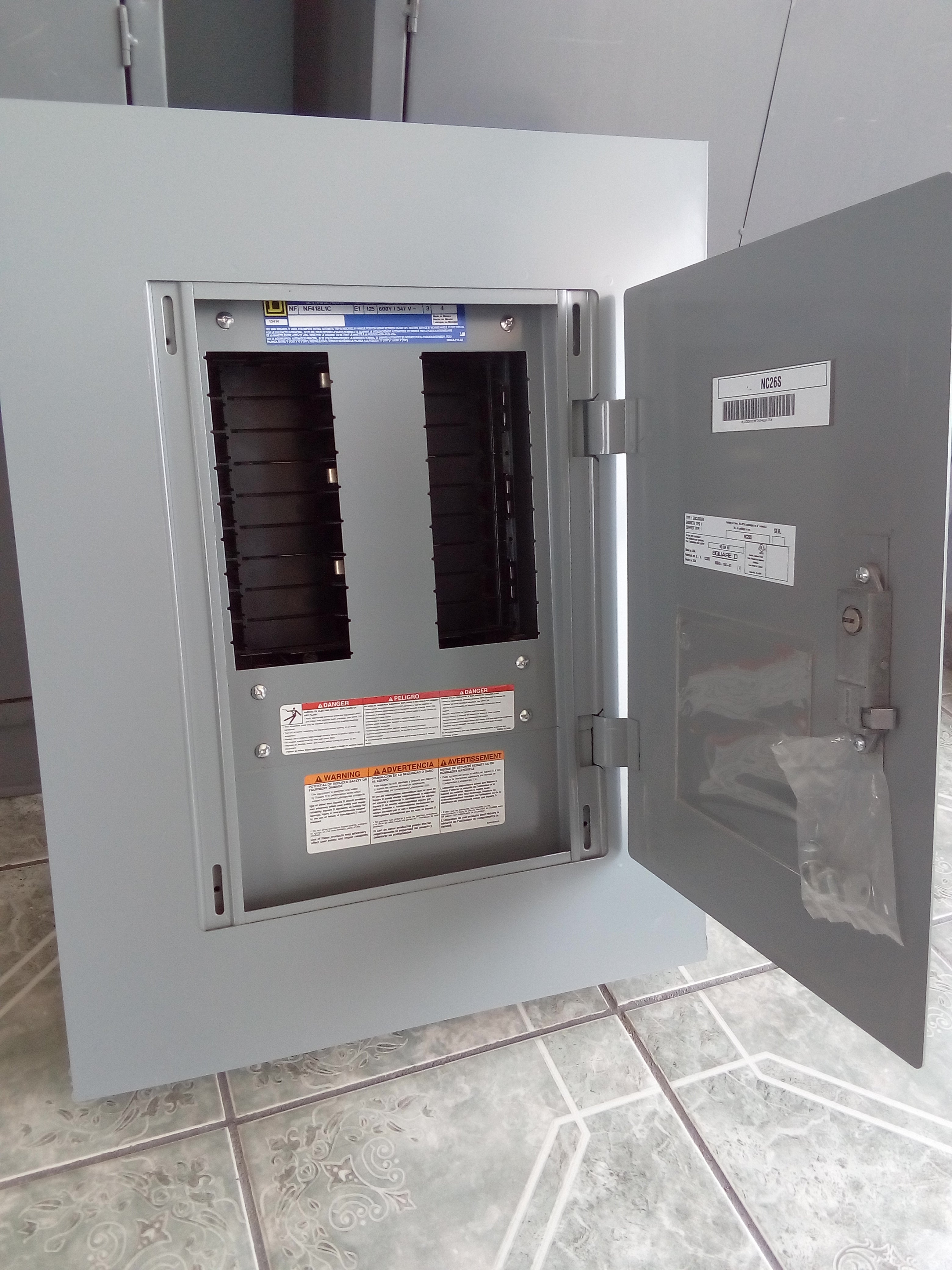 Tablero Square D NF184L12S