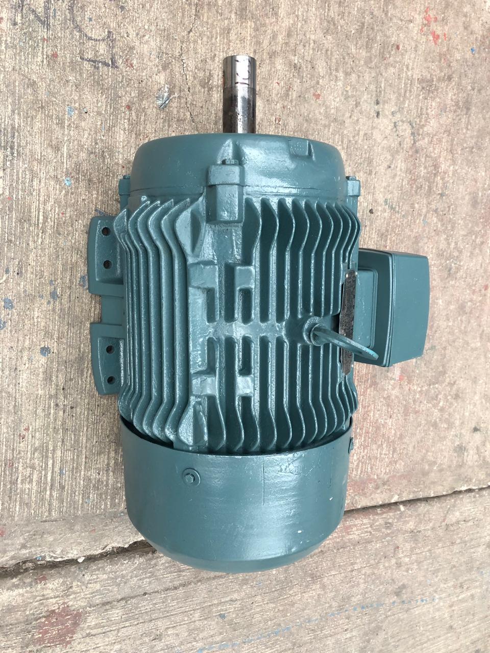 Motor de Corriente Alterna 10 HP Siemens 1LE22012AA214EA3