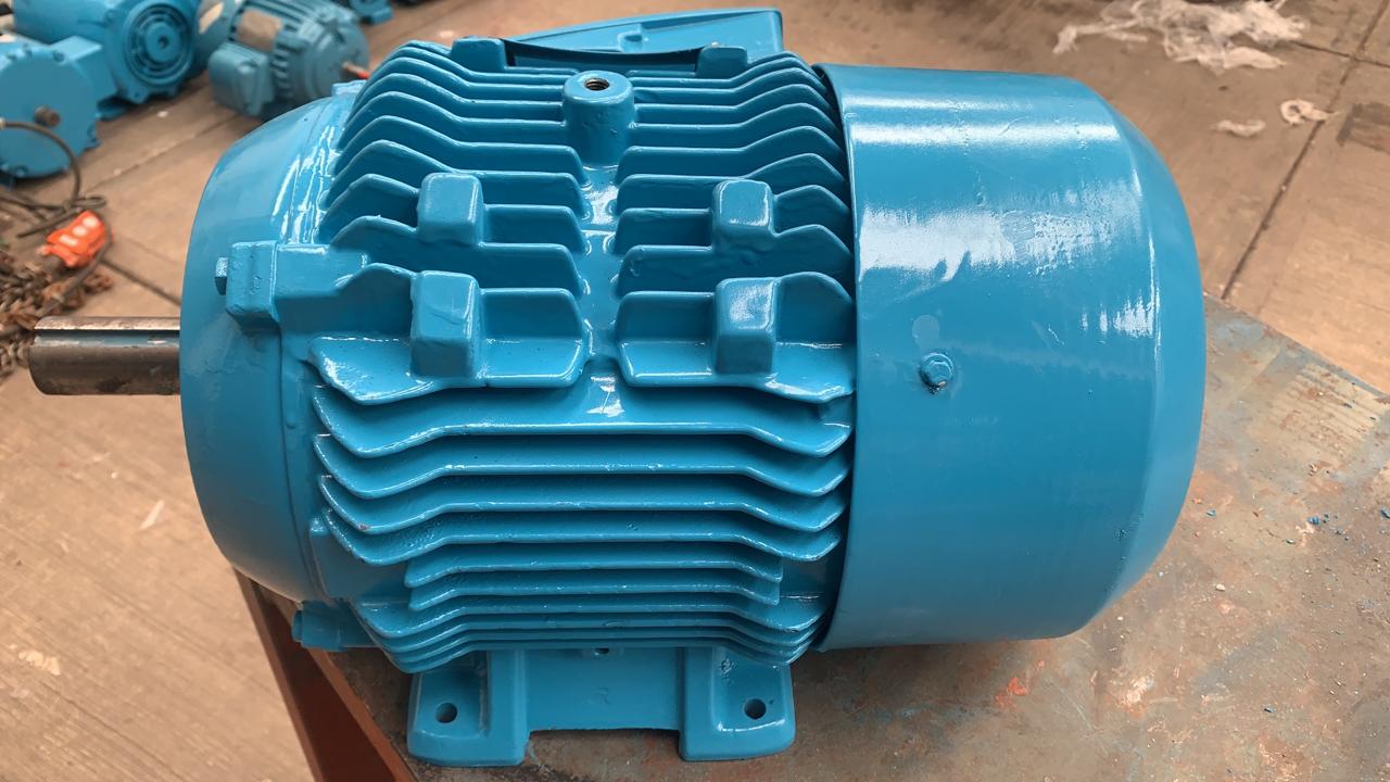 Motor de Corriente Alterna 7.5 HP Siemens 1LE22012AB114AA3