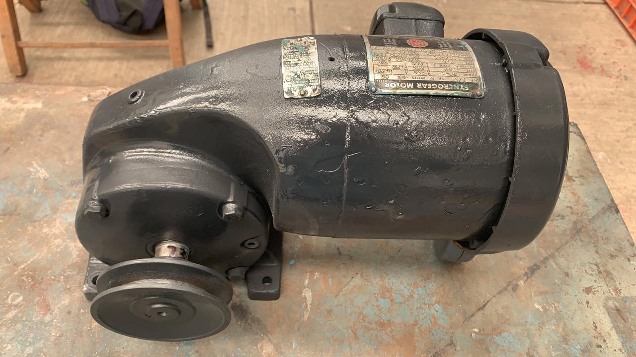 Motorreductor de Corriente Alterna Syncro Gear 1/3 HP F-1 190V 50CY 1.94 A