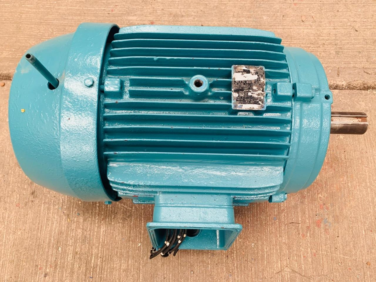 Motor de Corriente Alterna 10 HP Weg 01009EP3284T