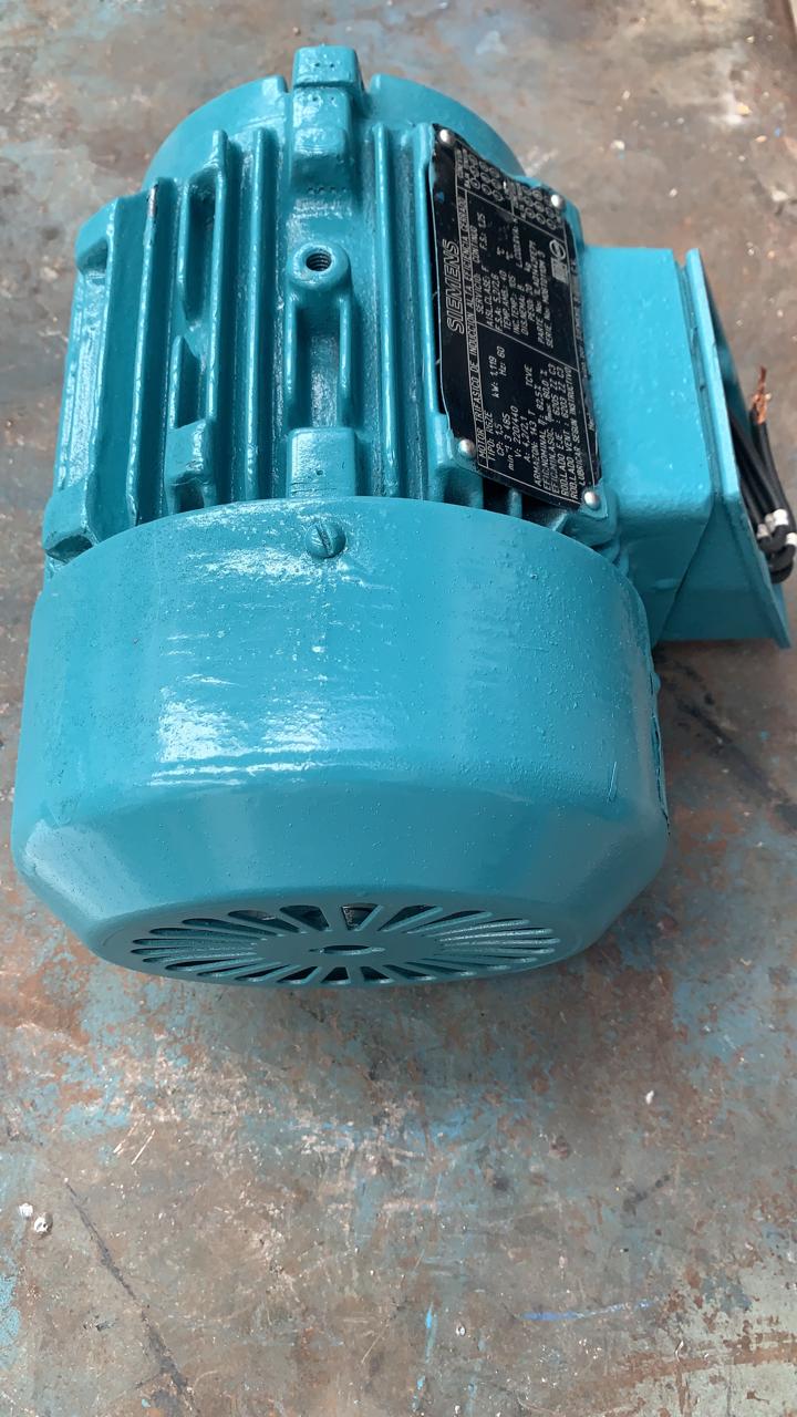 Motor de Corriente Alterna 1.5 HP Siemens 1LA01442FE71