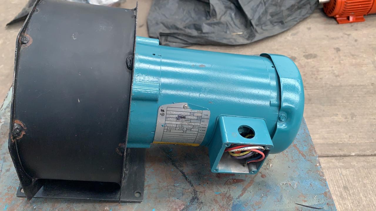 Ventilador Turbina (Corriente Alterna) para Motor de Corriente Directa 1/2 HP Baldor VM3538