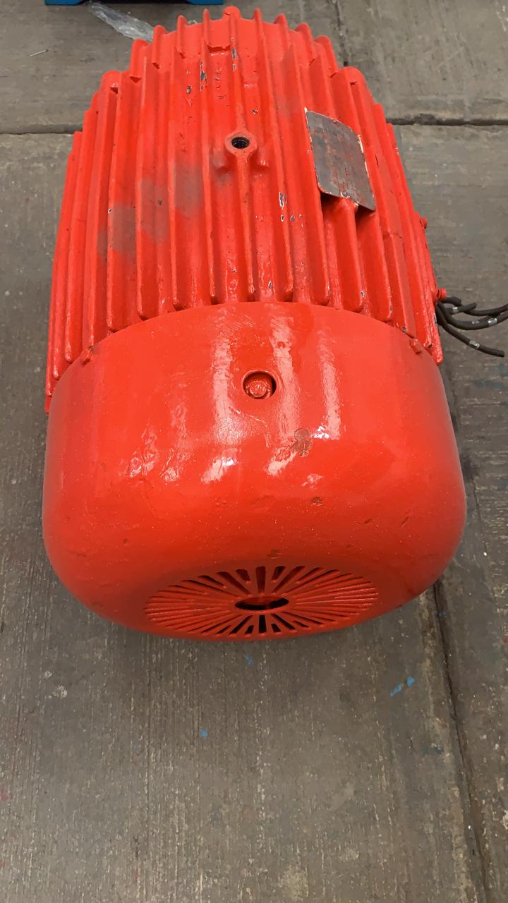 Motor de Corriente Alterna 30 HP Dilco U2150