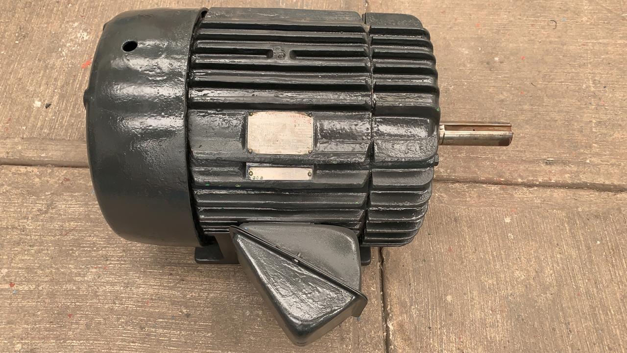 Motor de Corriente Alterna 30 HP General Electric 5K4326B22