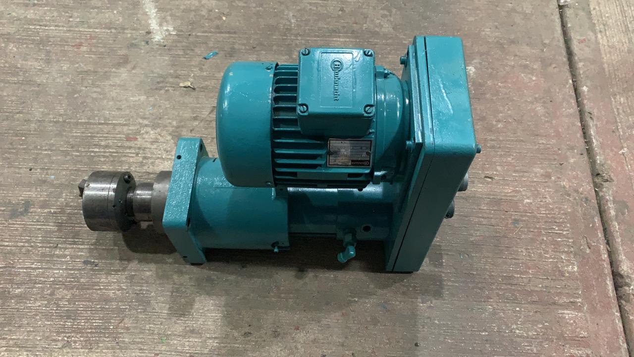 Motor de Corriente Alterna 0.75 KW Bauknecht 3259234-15