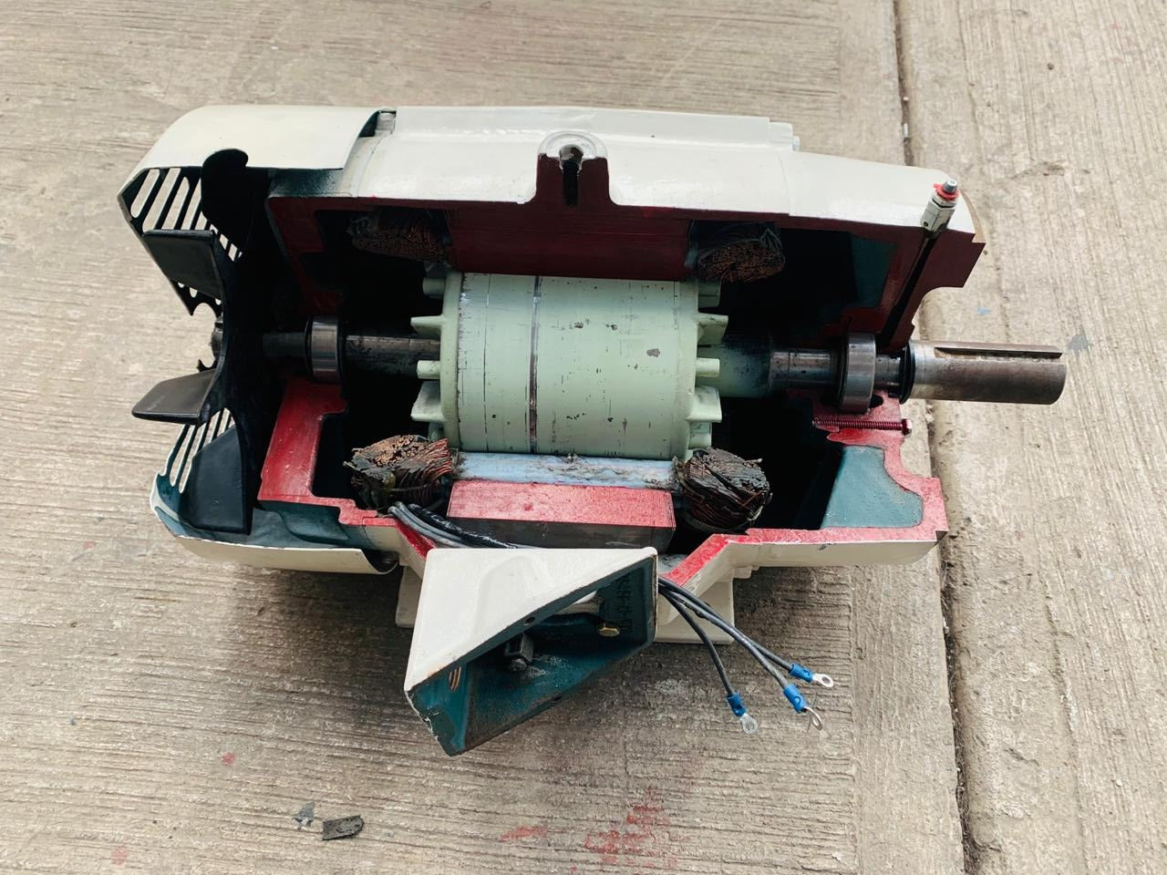 Motor de Corriente Alterna Didáctico