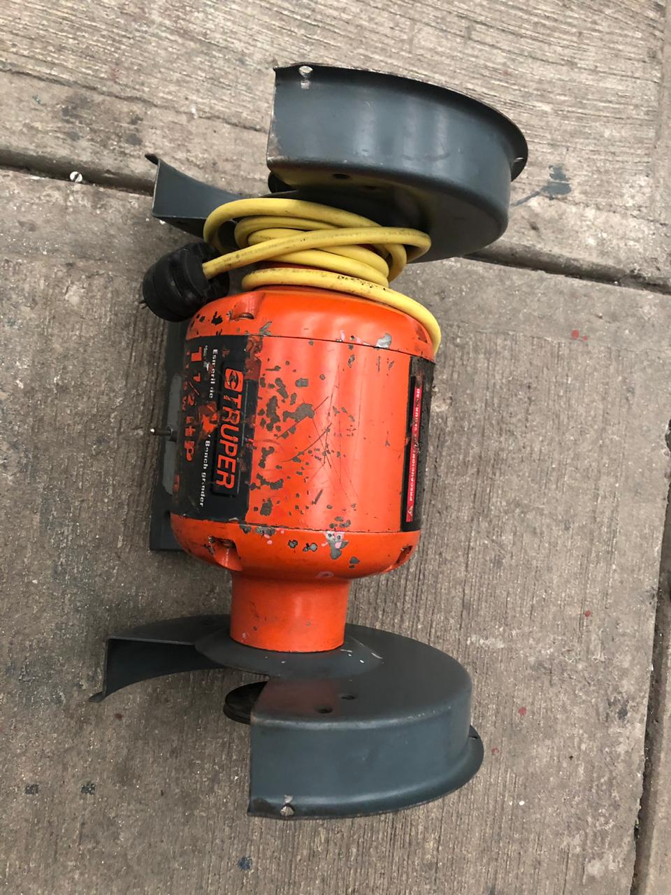 Esmeril de banco Truper 1.5 HP