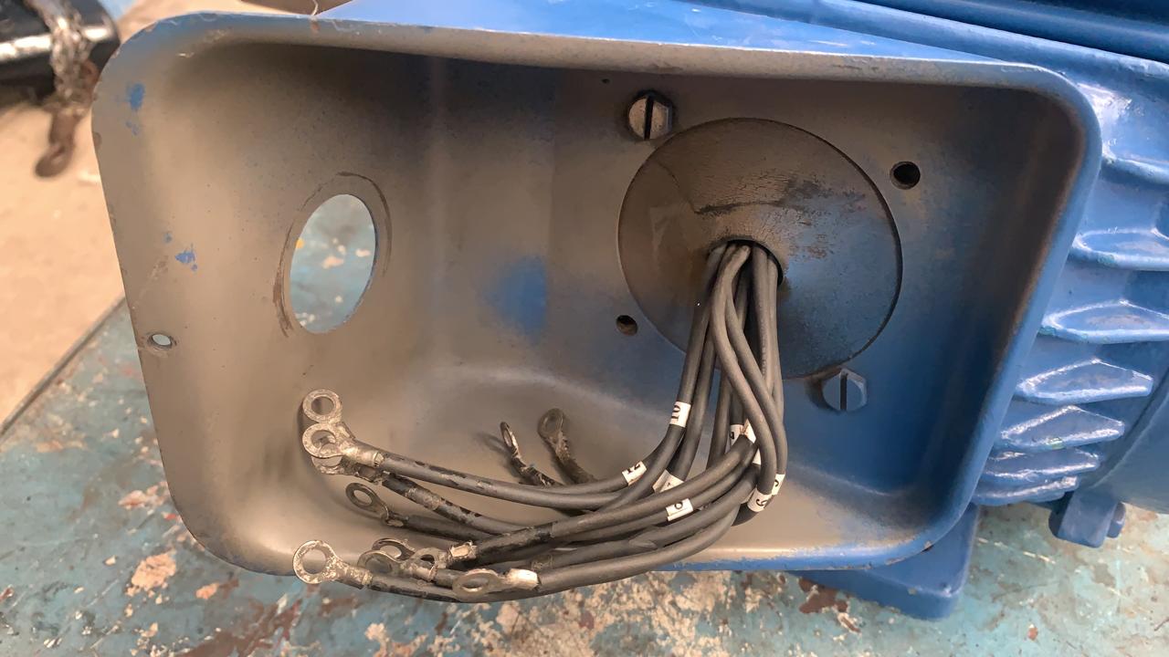 Motor de Corriente Alterna 7.5 HP Sterling BY754FGF2U3