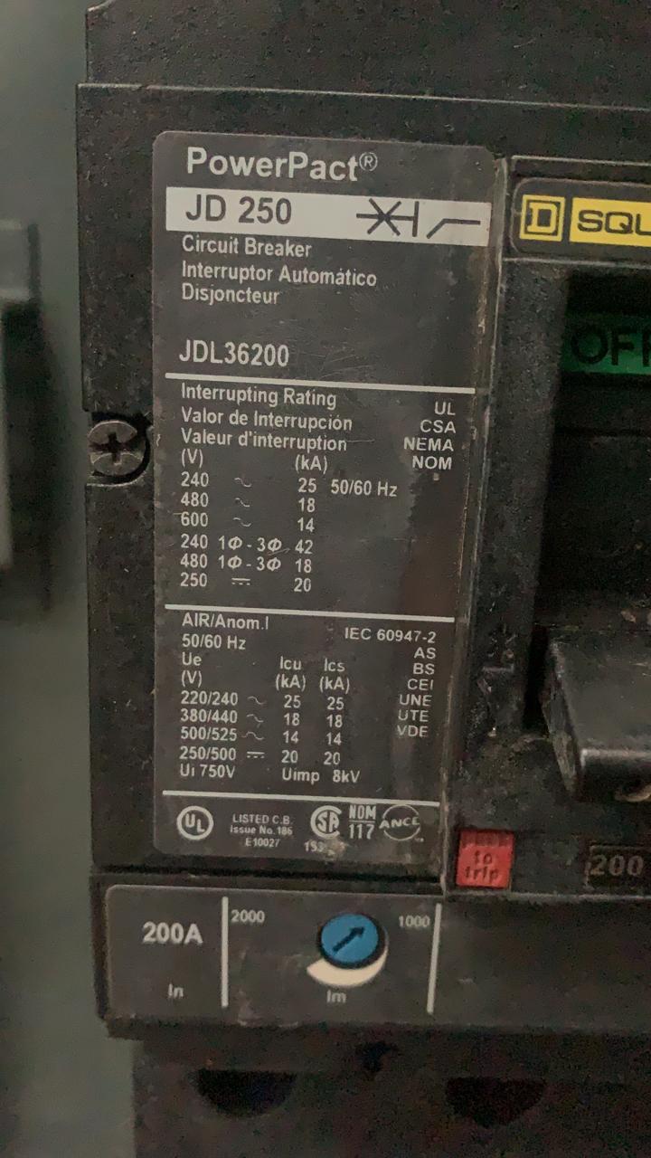 Interruptor en Caja Moldeada Square D 200A J250SMX