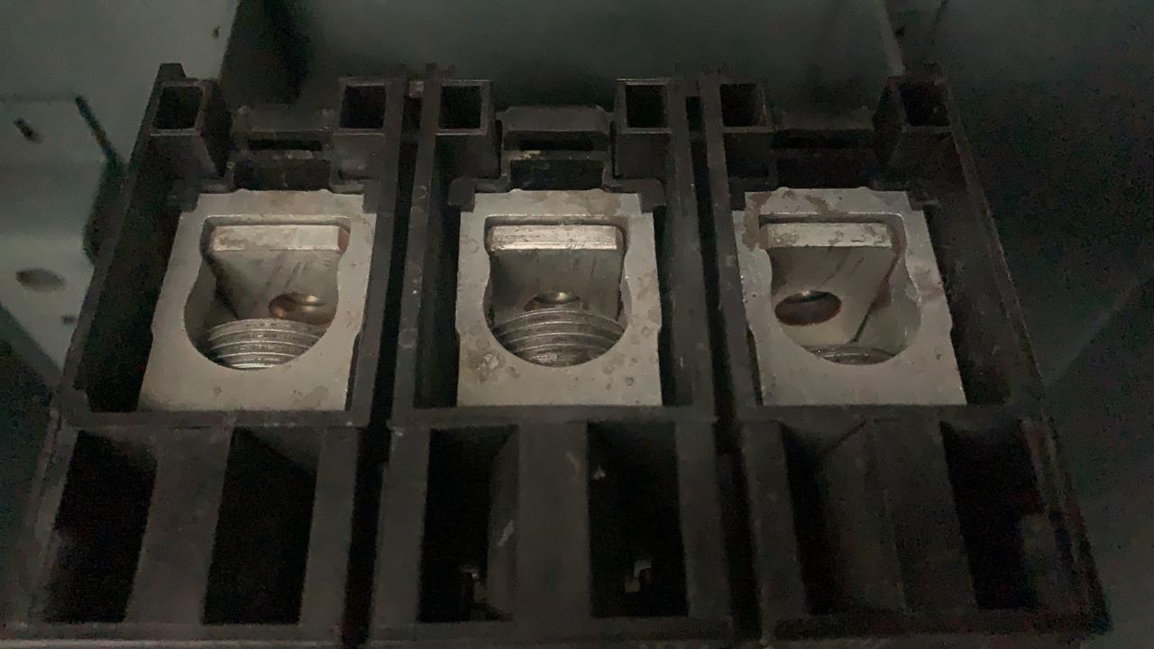 Interruptor en Caja Moldeada Square D 200A J250SMX