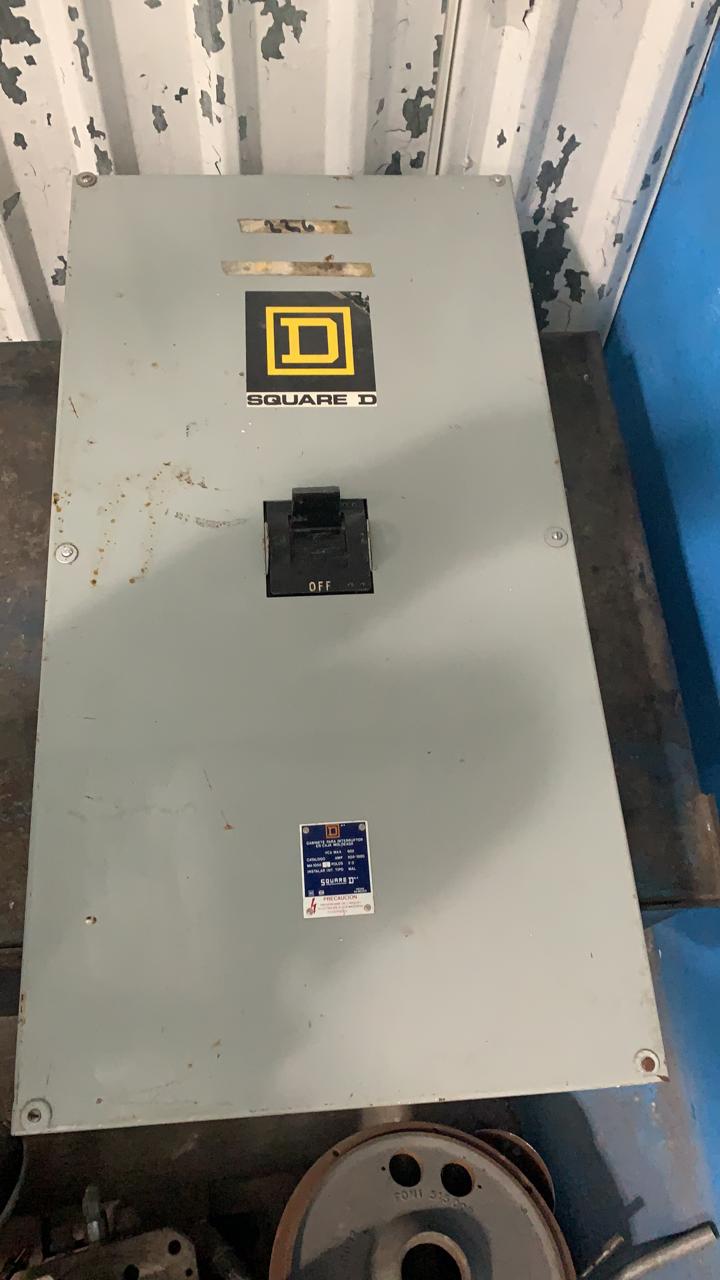 Interruptor en Caja Moldeada Square D 600A MA1000