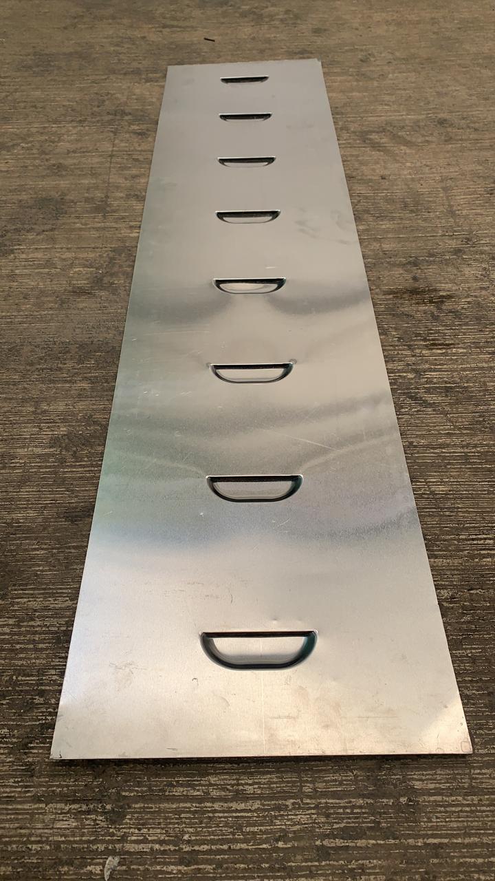 Fondo Ranurado de Charola Eléctrica 48" X 11"