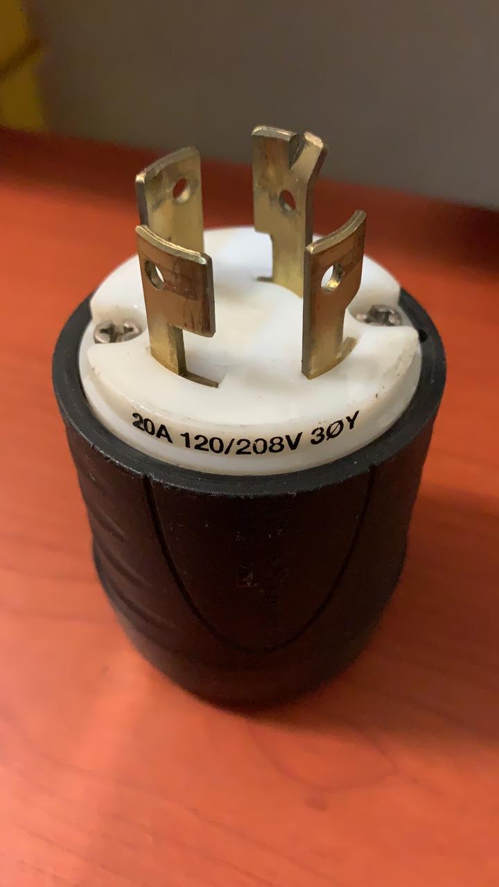 Clavija Trifásica Legrand 7411SS