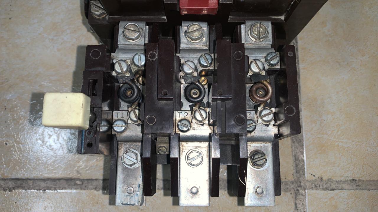 Arrancador 50 HP Cutler Hammer A10BN0