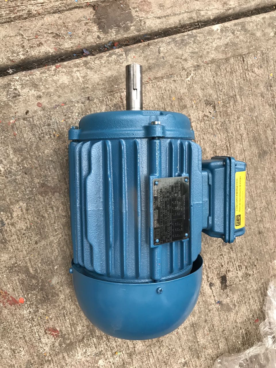 Motor de Corriente Alterna 1.5 HP WEG 00518ET3EM145TCW