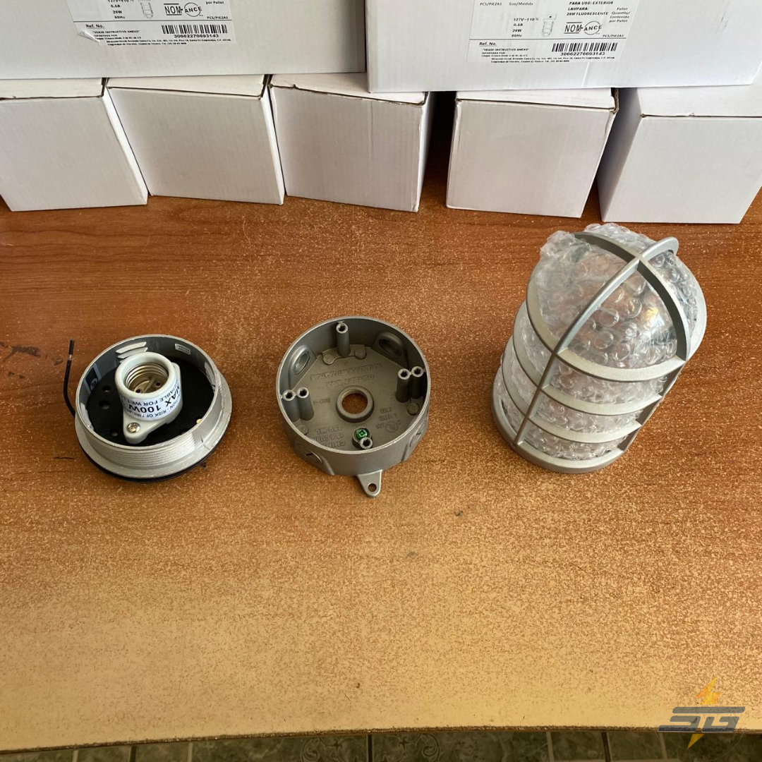 LUMINARIA CROUSE HINDS CLARB1759