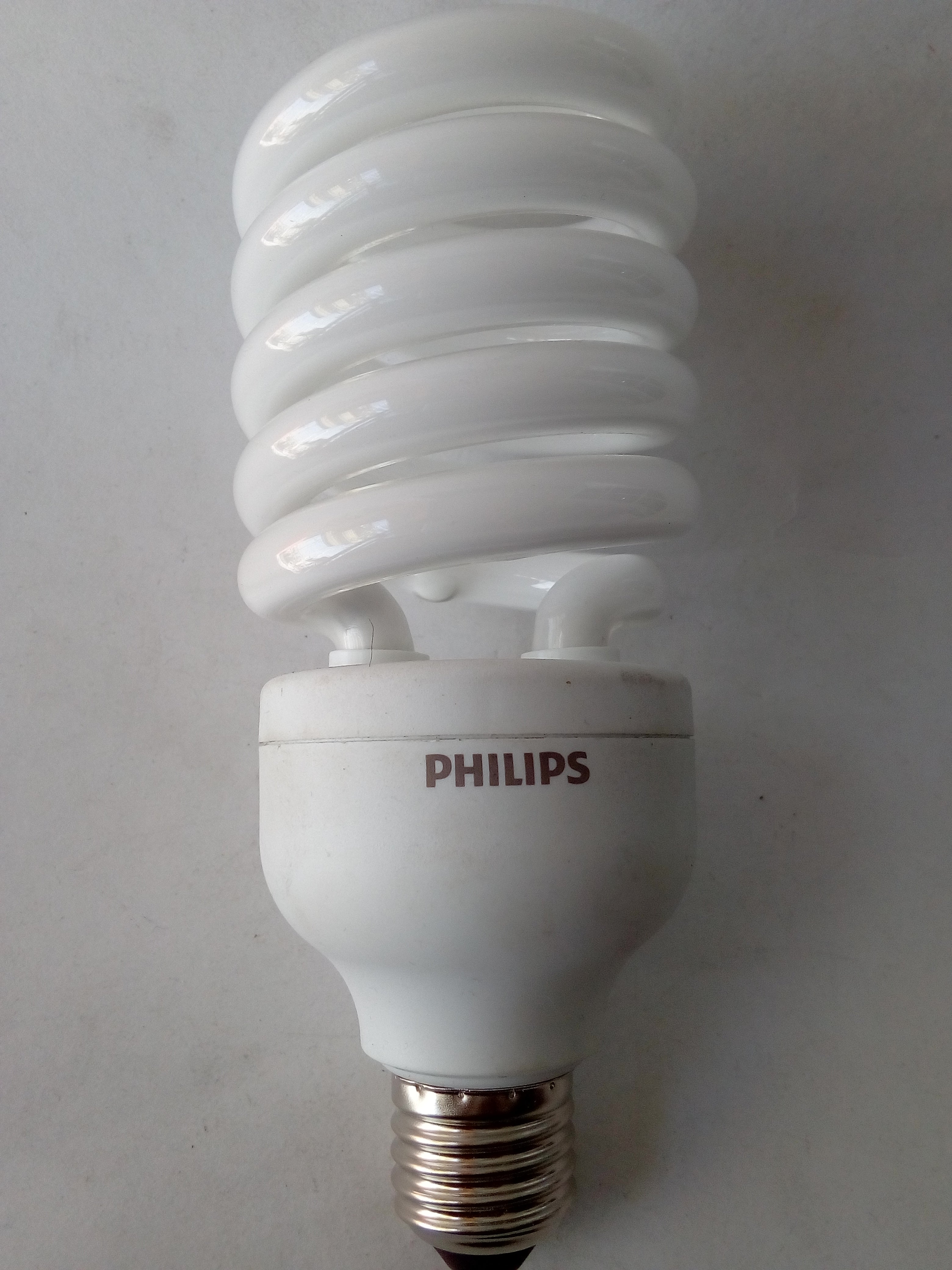 Lámpara Ahorradora Philips 45W
