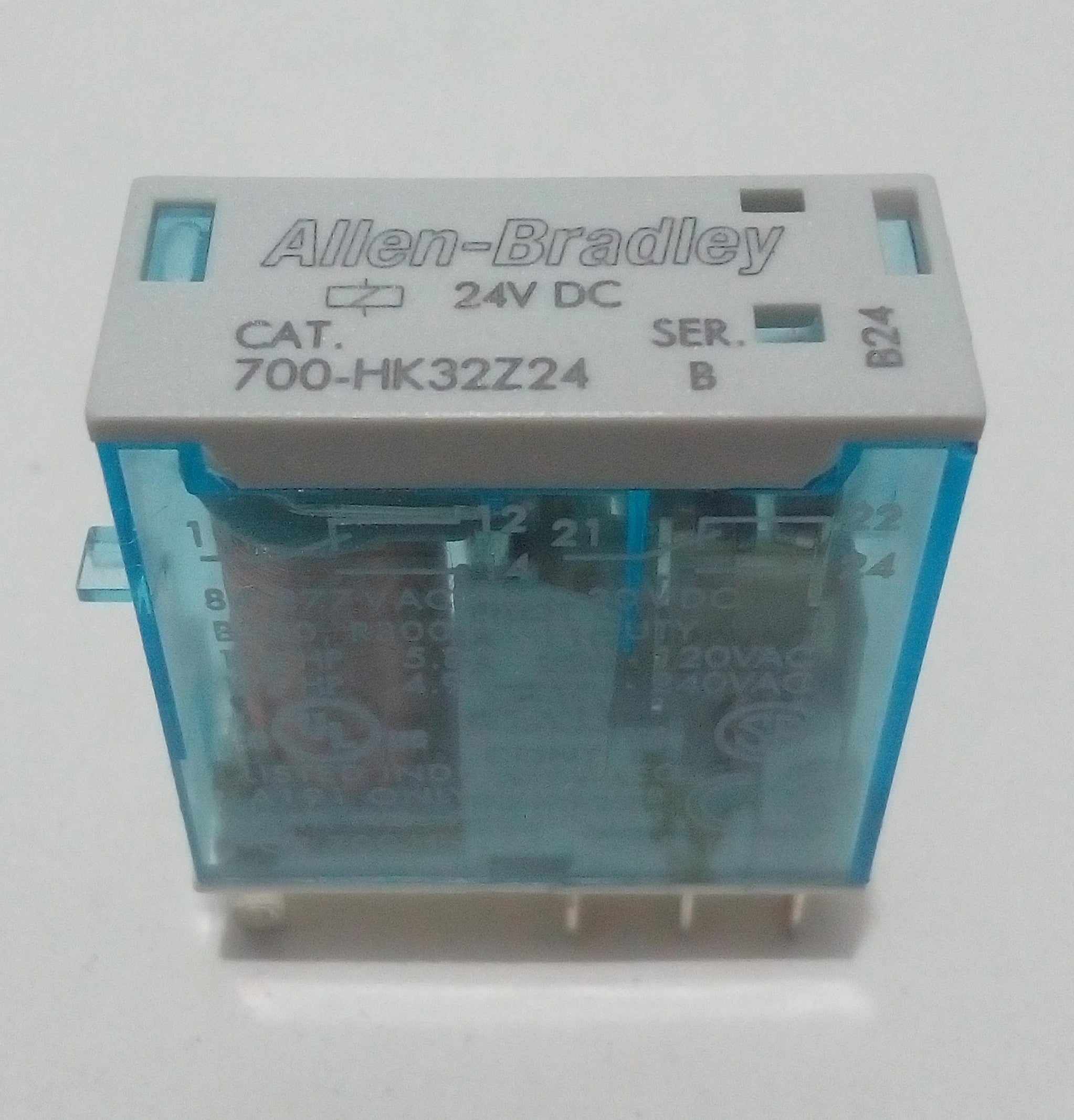 Relevador Allen Bradley 700-HK32Z24